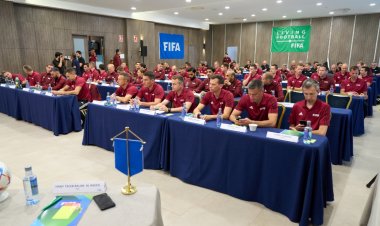 حكام كأس العالم FIFA يواصلون استعداداتهم لنهائيات قطر ٢٠٢٢