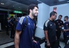 بالصور: الأهلي يصل أبو ظبي استعدادا للسوبر المصري