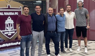 خيمينيز يصل أبوظبي لقيادة الوحدة.. و"النصر" مهمته الأولى