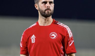 نجم الشارقة يُهاجم كومان ويعلن سبب رحيله من برشلونة