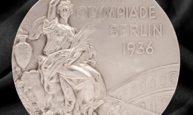 الميدالية الأولمبية الفضية التي قتلت صاحبها تباع بسعر قياسي