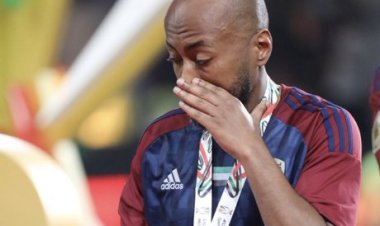 شقيق اسماعيل مطر يستعين بالمطرب محمد عبده للدفاع عن قائد الوحدة!