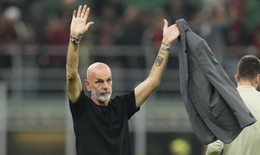 ميلان يجدد عقد مدربه بيولي