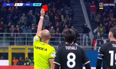 جيرو يتعرض للطرد بعد ثوان من تسجيله هدف قاتل لميلان!