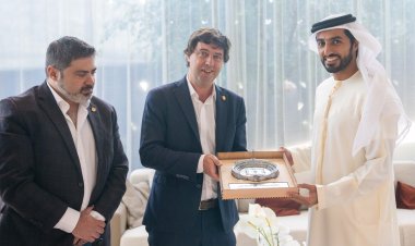 راشد بن حميد يستقبل رئيس اتحاد الأوروغواي لكرة القدم