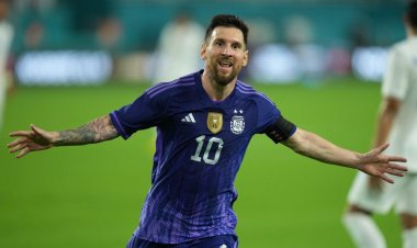 الأرجنتين ترسل 5 قبلات لجماهيرها من الامارات قبل السفر إلى قطر