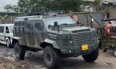 مبابي يتنقل في شوارع الكاميرون بقافلة عسكرية وحماية مشددة