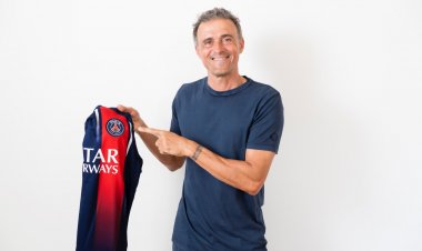 إنريكي يطالب باريس الاستغناء عن 9 لاعبين