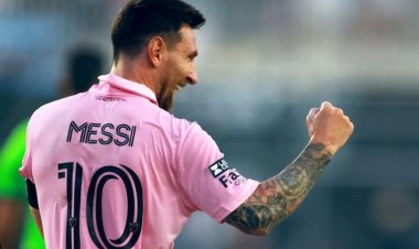 ميسي يواصل التألق