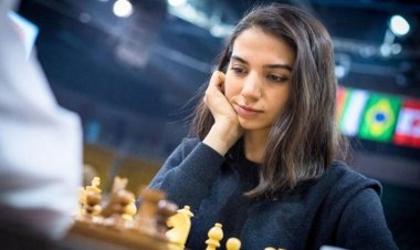 إسبانيا تمنح الجنسية للاعبة شطرنج خلعت الحجاب