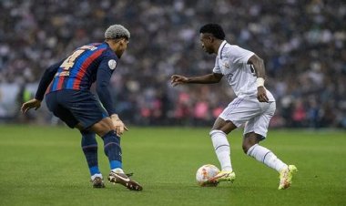 مبابي اسعد الناس لخسارة ريال مدريد المذلة امام برشلونة