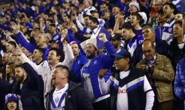 جماهير فريق أرجنتيني تعتدي على اللاعبين بالسلاح