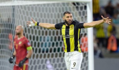 بنزيمة يقود الاتحاد الى ربع النهائي من بوابة الشرطة