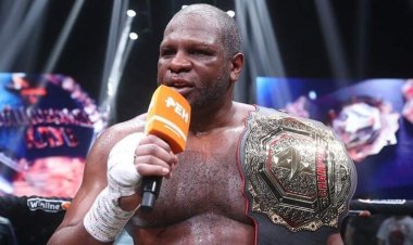 ملاكم أميركي يغير اسمه تحية للرئيس الروسي بوتين