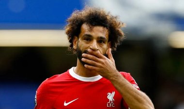 أوين يهاجم كلوب دفاعا عن صلاح