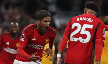 مانشستر يونايتد يفوز بشق الانفس في الافتتاحية