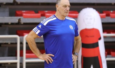 نادي الشارقة لكرة اليد يتعاقد مع الفرنسي آلان كوينتاليه