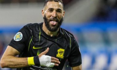 توتر بين بنزيمة ومدربه في اتحاد جدة