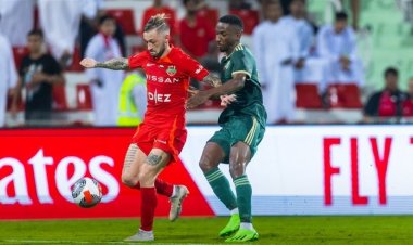 شباب الأهلي يتخطى خورفكان
