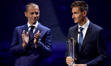 ميروسلاف كلوزه يتوج بجائز ة رئيس يويفا