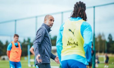 عودة بيب غوارديولا لتدريبات مانشستر سيتي بعد إجراء عملية الجراحة