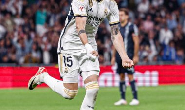 فالفيردي يوضح ما سر الرباط الأبيض على يده