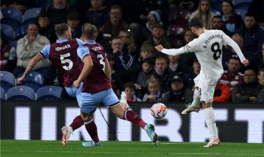 مانشستر يونايتد يهزم بيرنلي بشق الانفس