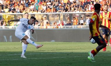 نابولي يهزم ليتشي برباعية