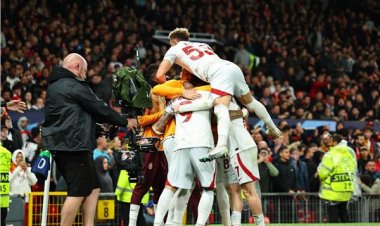 مانشستر يونايتد يسقط في عقر داره أمام غالطا سراي