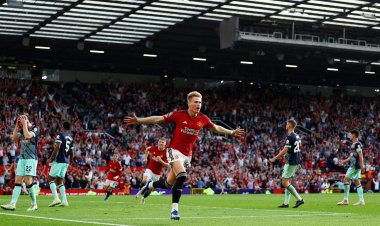 اليونايتد يقلب تأخره إلى فوز مثير على برينتفورد