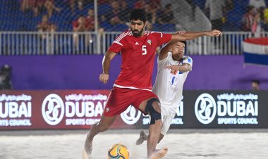 المواجهة بين المنتخب الإماراتي ونظيره المصري في افتتاح مونديال "الشاطئية"