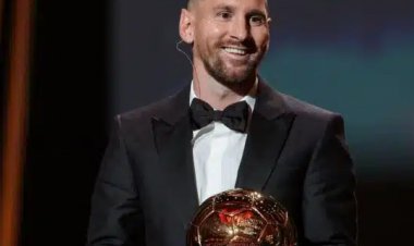 رسالة خاصة من برشلونة إلى ميسي عقب الفوز بالكرة الذهبية