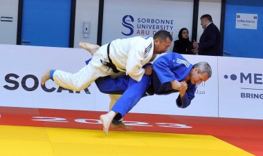 السعودي إبراهيم بكر يتأهل للنهائي في عالمية المحاربين القدامى للجودو في أبو ظبي