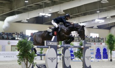 شادي غريب يتصدر " التمايز" والرميثي يحصد جائزة "المرحلتين" في قفز الحواجز