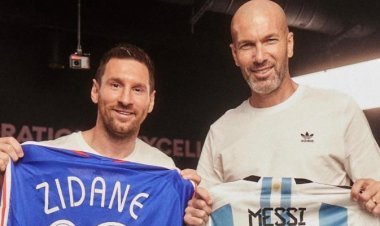 ميسي يوجه رسالة إعجاب لزيدان
