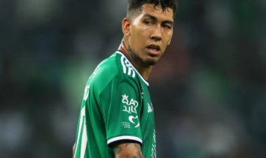 مدرب الأهلي السعودي يريد بديلا لفيرمينو في الشتاء