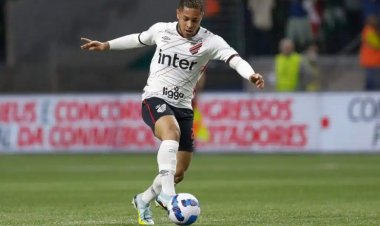 إصابة جافي تفتح المجال لبرشلونة في ضم فيتور روكي