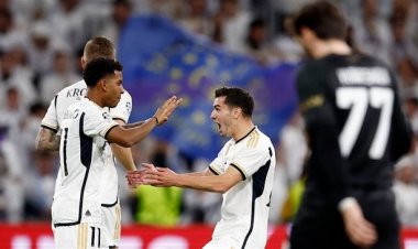 ريال مدريد يعبر نابولي برباعية