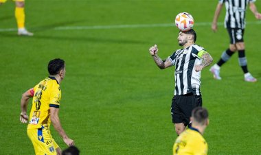 التعاون يقلب الطاولة على الشباب