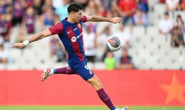 برشلونة منقسم بشأن رحيل ليفاندوفسكي