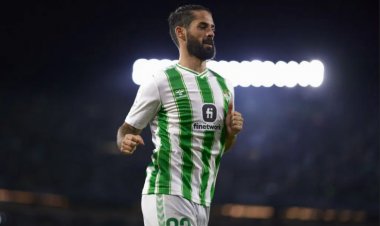 ريال بيتيس يتفق مع إيسكو لتجديد عقده