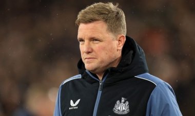 إيدي هاو يهدد لاعبيه بالمداورة