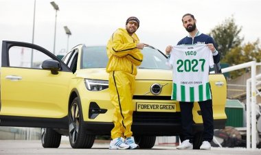 إيسكو يمدد عقده مع بيتيس