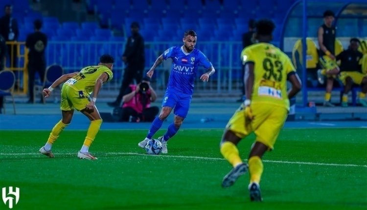 الهلال يفوز على التعاون ويتأهل لنصف النهائي