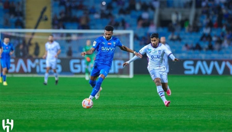 الهلال يسحق أبها بسباعية