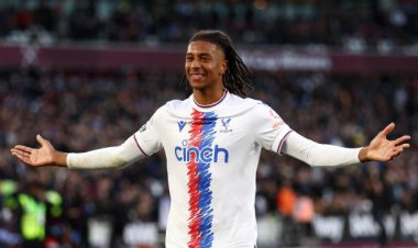 مانشستر يونايتد يستهدف ضم مايكل أوليز